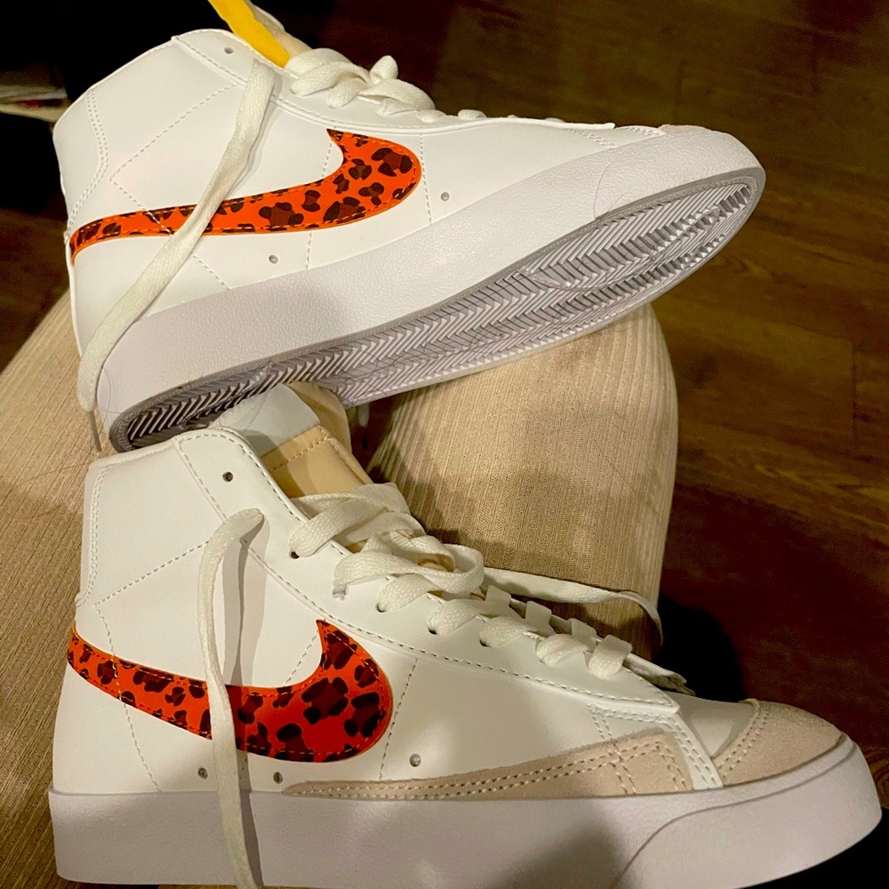 2021 women’s blazer mid 77 “leopard “